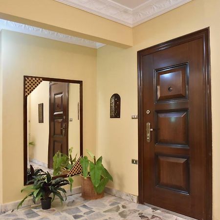 Two-Bedroom Apartment At Mohamed Farid Street Caïro Buitenkant foto