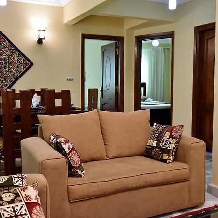 Two-Bedroom Apartment At Mohamed Farid Street Caïro Buitenkant foto