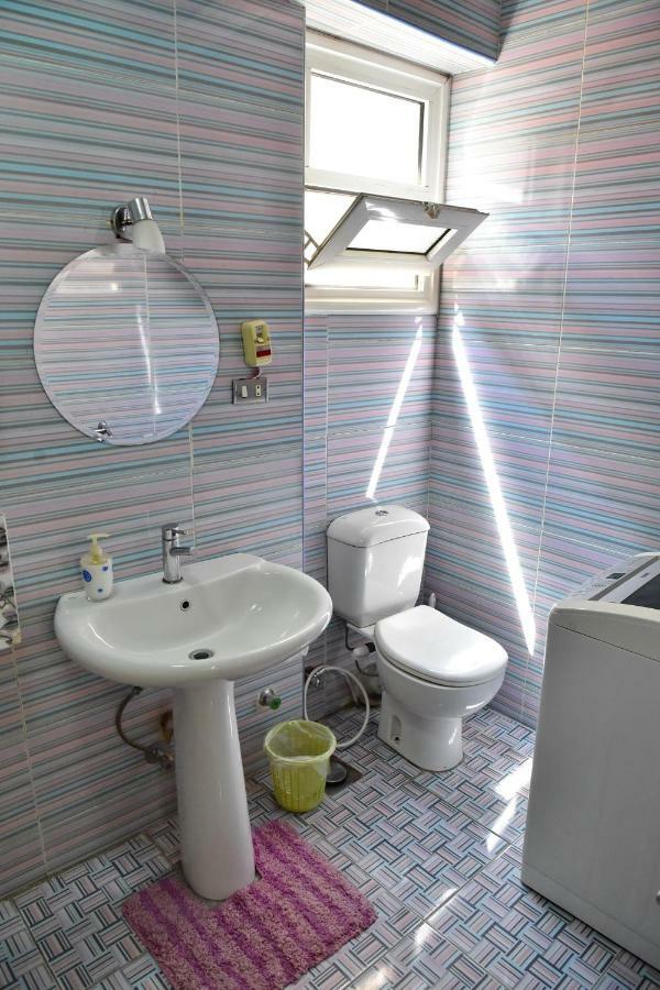 Two-Bedroom Apartment At Mohamed Farid Street Caïro Buitenkant foto