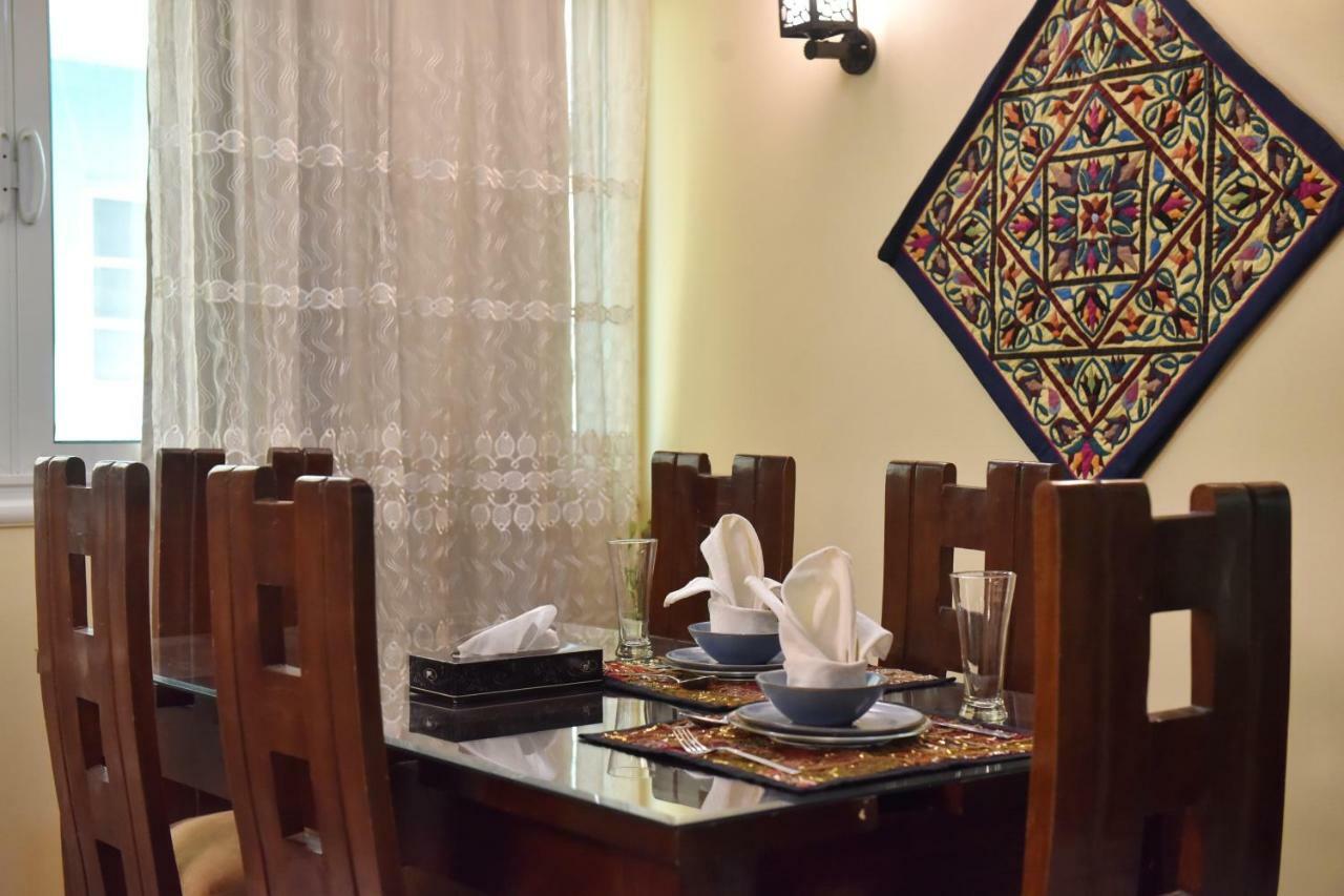 Two-Bedroom Apartment At Mohamed Farid Street Caïro Buitenkant foto