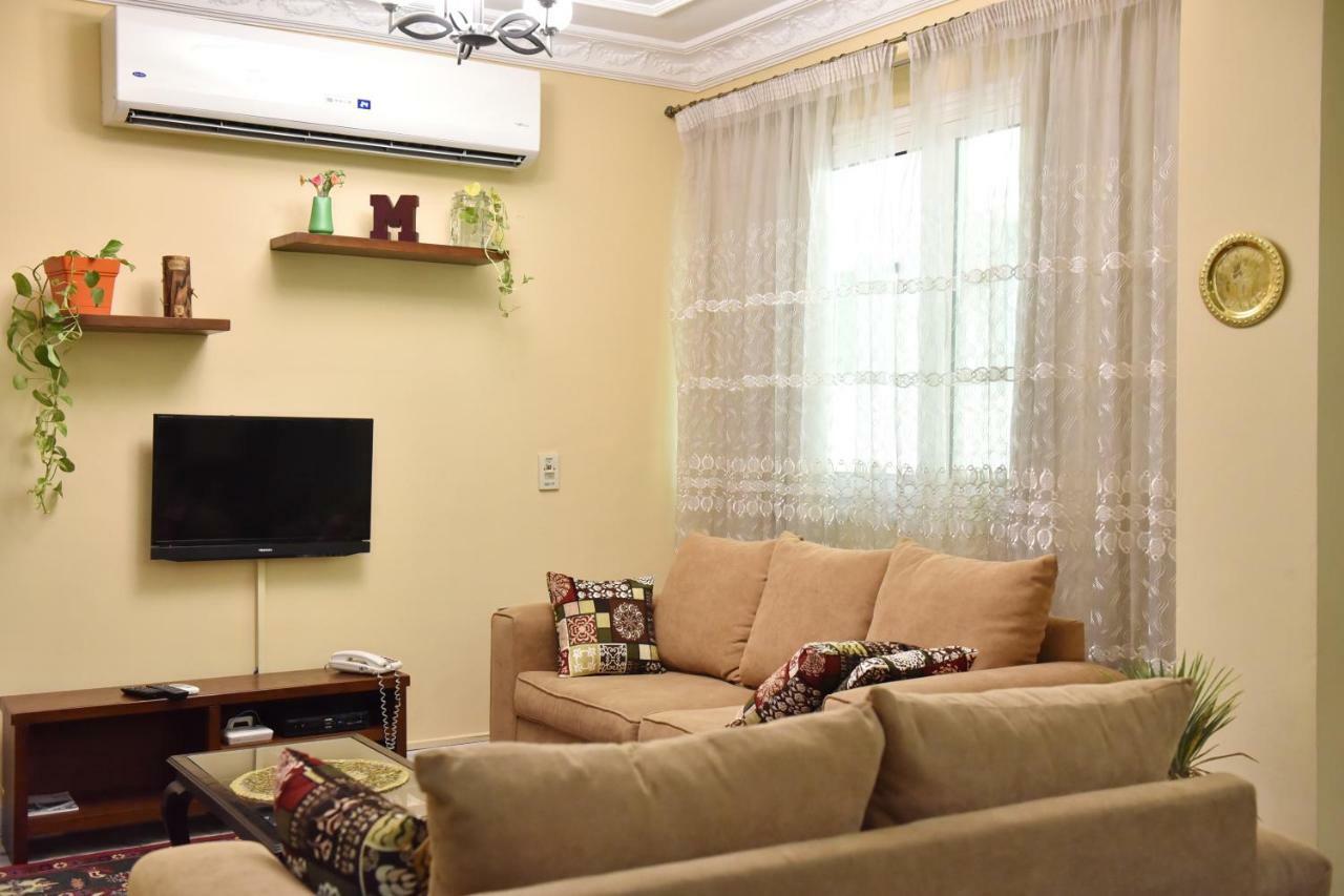 Two-Bedroom Apartment At Mohamed Farid Street Caïro Buitenkant foto