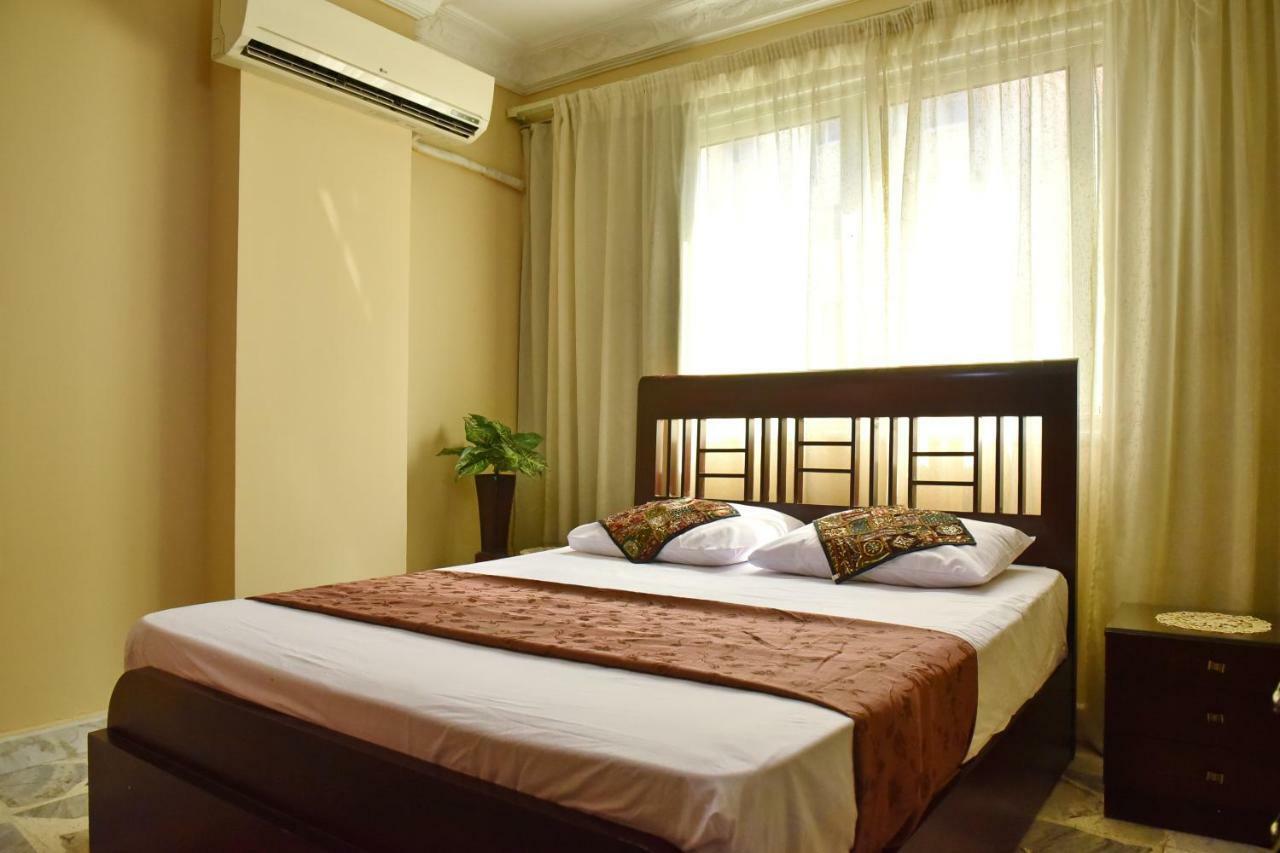 Two-Bedroom Apartment At Mohamed Farid Street Caïro Buitenkant foto