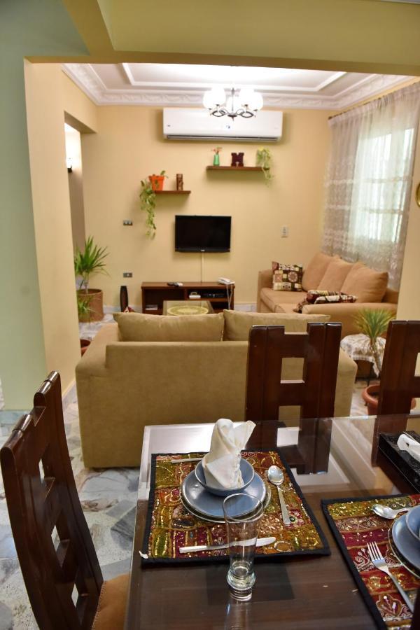 Two-Bedroom Apartment At Mohamed Farid Street Caïro Buitenkant foto